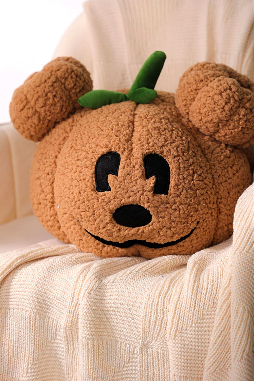 Pumpkin Mouse Pillow **Preorder***